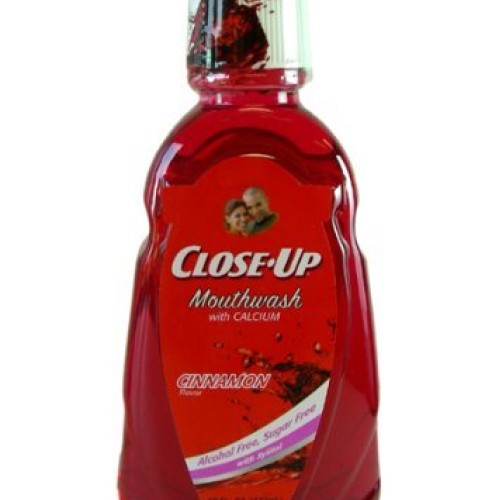 Close-Up Mouthwash Cinnamon with Calcium 1 16 OZ Bottle