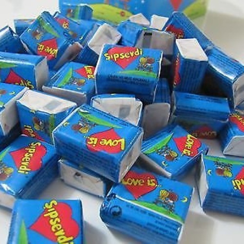 Love is Bubble Gum, Strawberry and Banana Flavoured Sugar Gum 1 P...